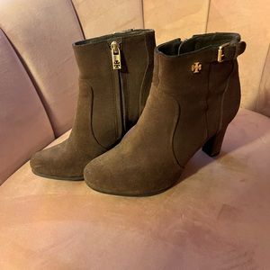 Tory Burch suede ankle boots size 7 olive green.